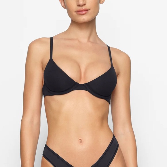 SKIMS Other - SKIMS Fits Everybody Plunge Bra Onyx 34DDDD
